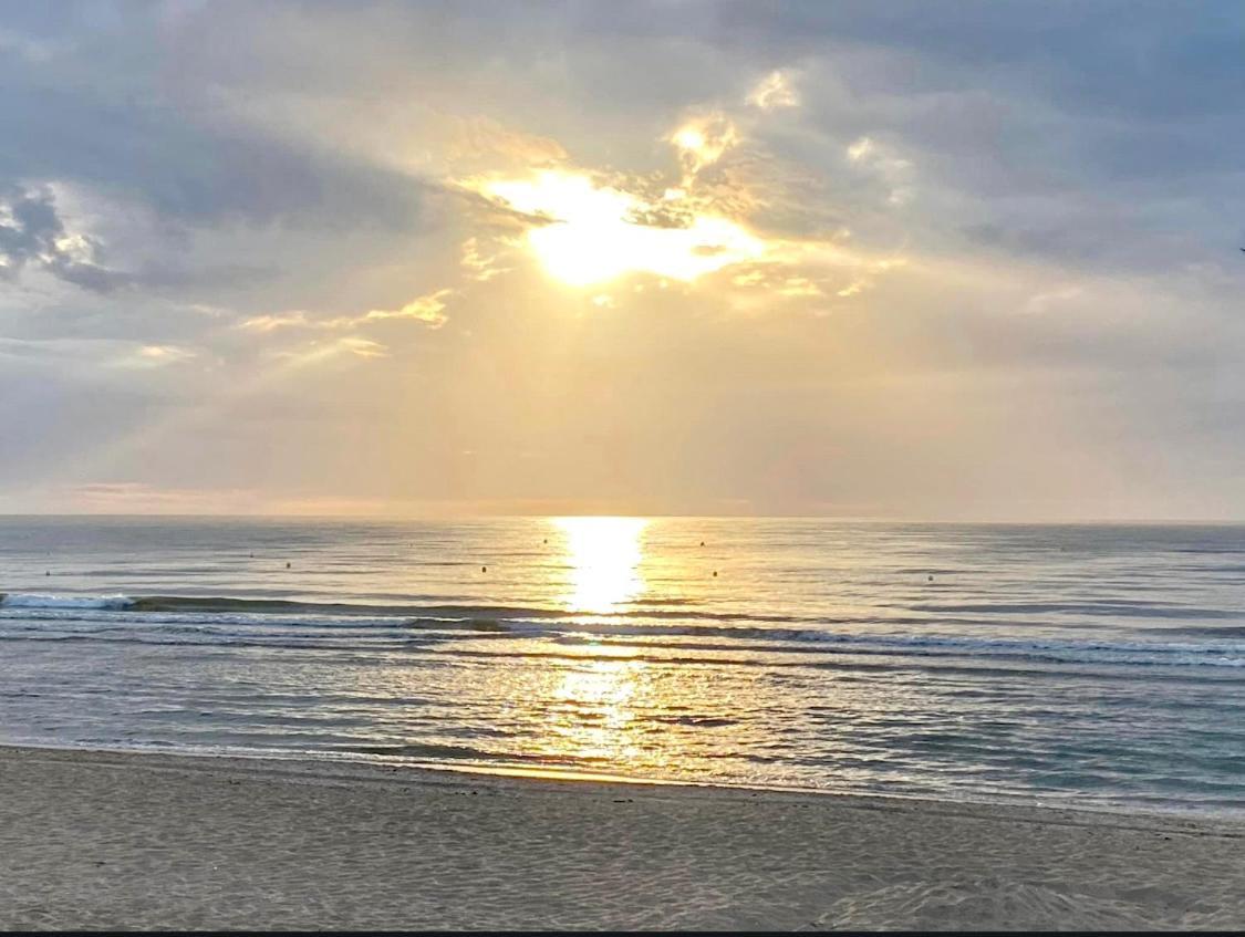 Lesparisnormands - Magnifique Vue Mer - Centre Et Plage Villers-sur-Mer Exterior foto